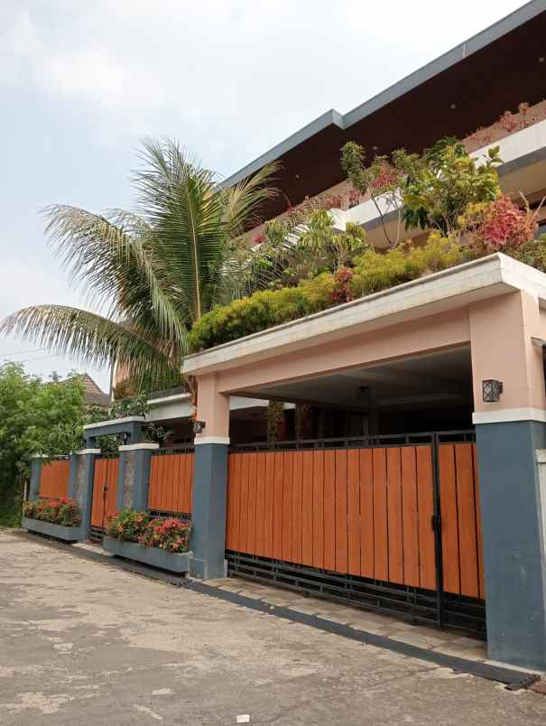 dijual rumah batu indah