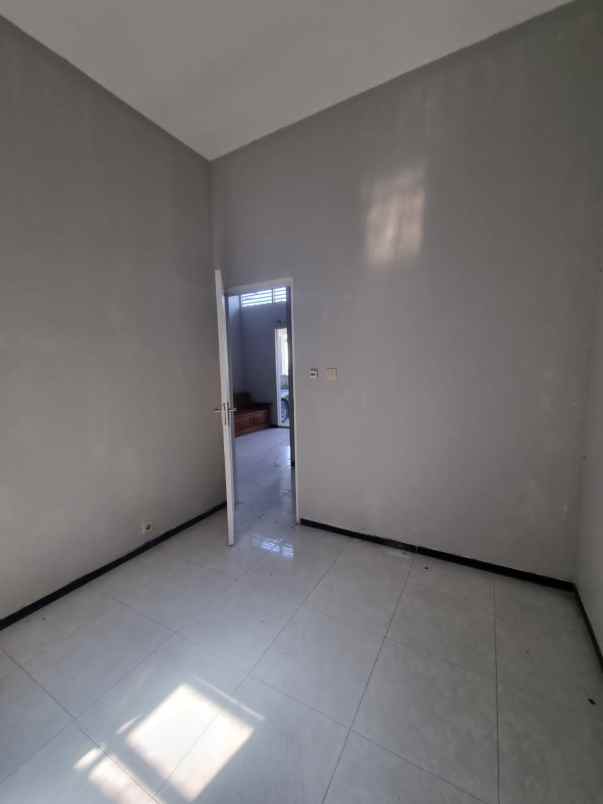 dijual rumah benowo