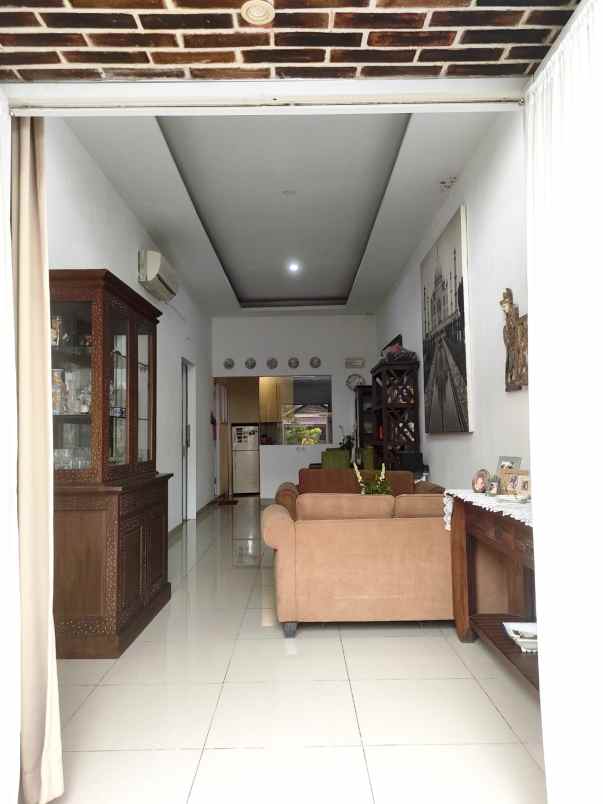 dijual rumah bintaro