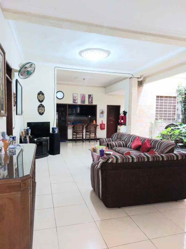 dijual rumah bratang binangun