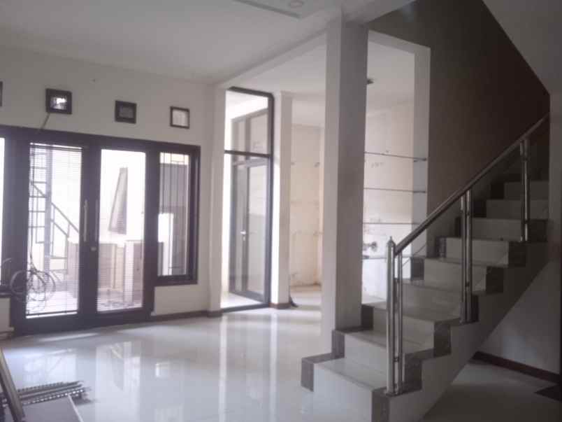 dijual rumah buahbatu regency