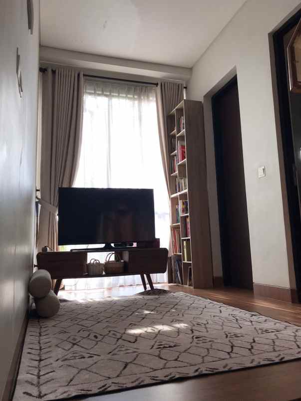 dijual rumah cantik furnished di kota wisata cibubur