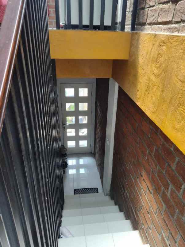 dijual rumah ciganitri