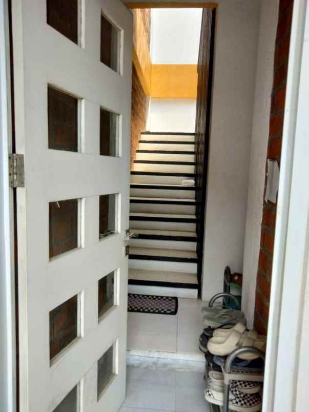 dijual rumah ciganitri