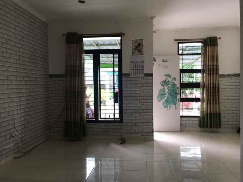 dijual rumah cihanjuang