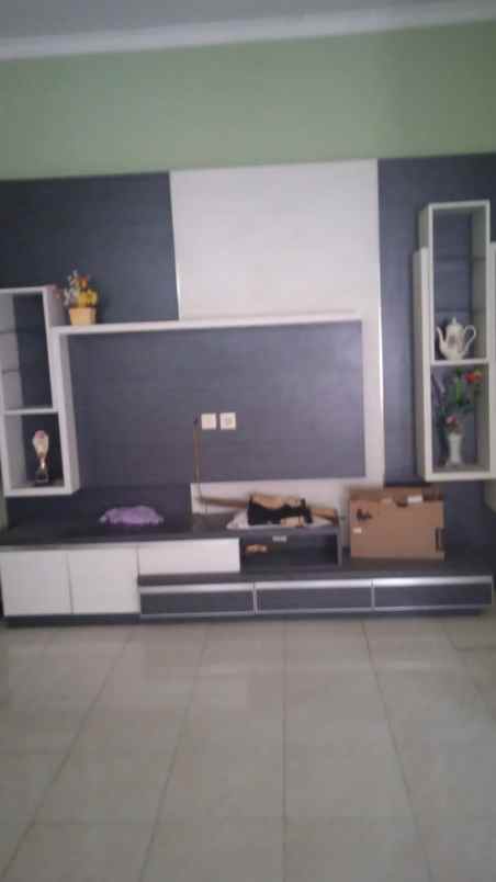 dijual rumah cipageran