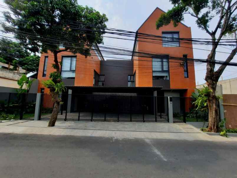 dijual rumah cipete selatan