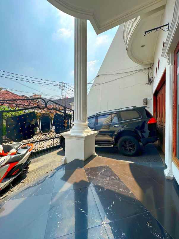 dijual rumah cipinang cempedak