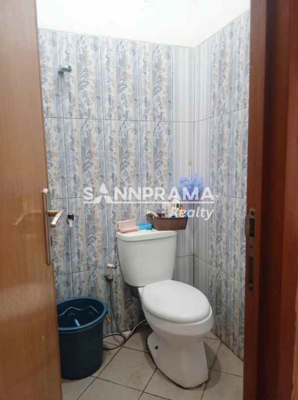 dijual rumah cisalak pasar