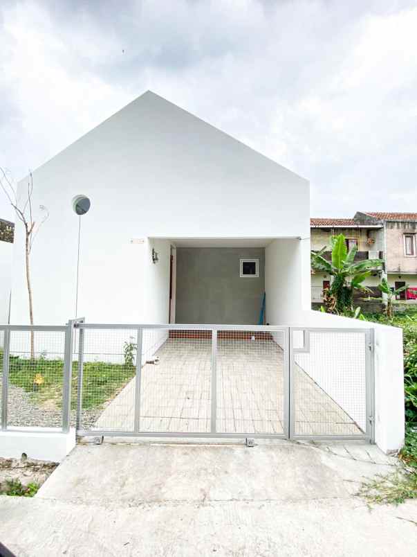 dijual rumah cisaranten