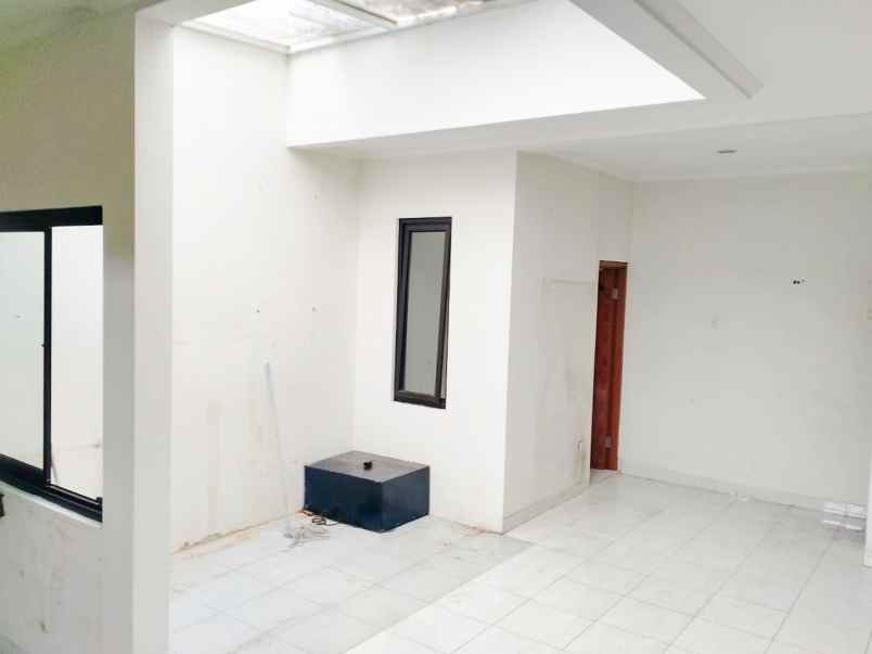 dijual rumah ciwaruga13