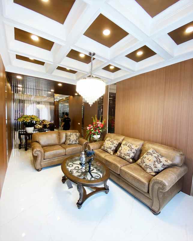 dijual rumah cluster giardina foresta