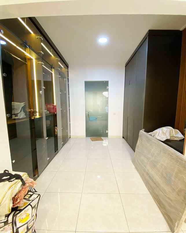 dijual rumah cluster giardina foresta