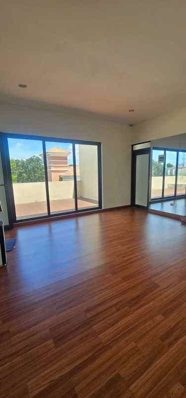 dijual rumah cluster lavender gading