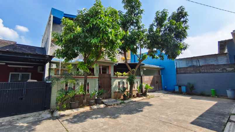 dijual rumah cluster premier royal park