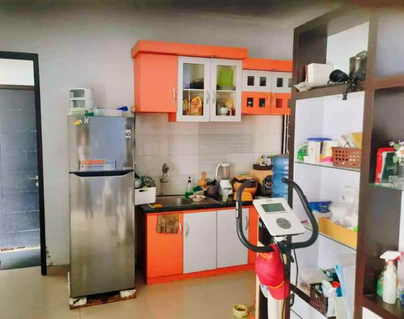 dijual rumah cluster taman sari hill