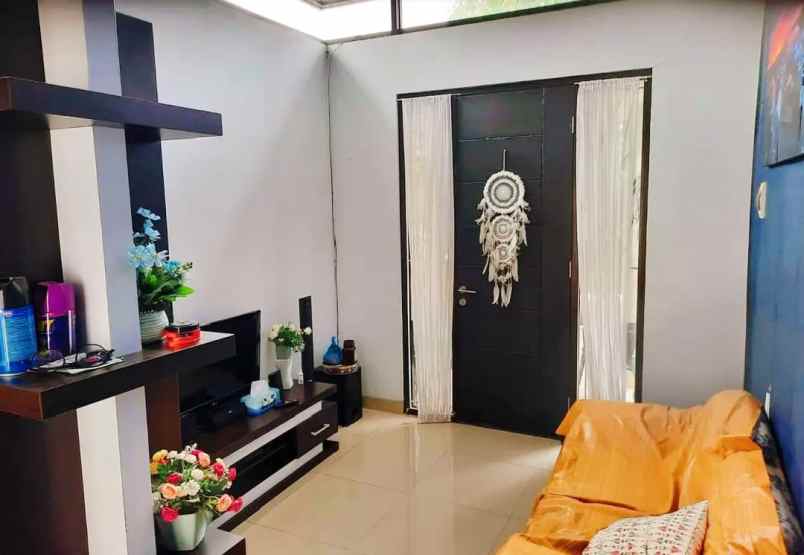 dijual rumah cluster taman sari hill
