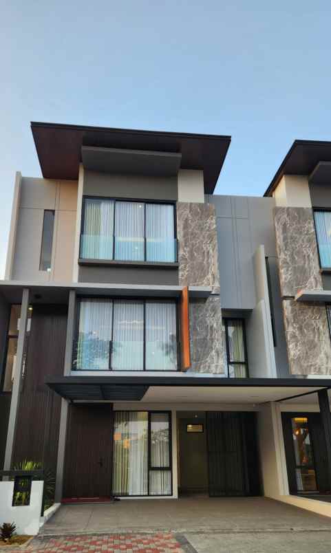 dijual rumah cluster vastu jgc jakarta