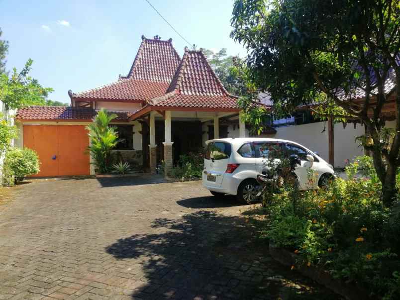 dijual rumah condongcatur depok sleman