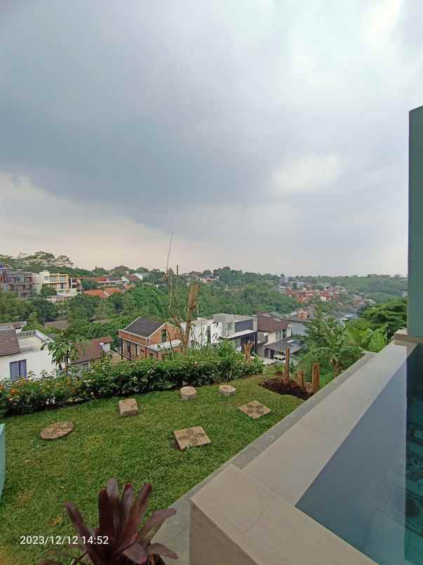 dijual rumah dago resort pakar