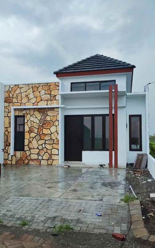 dijual rumah damarsi kec buduran