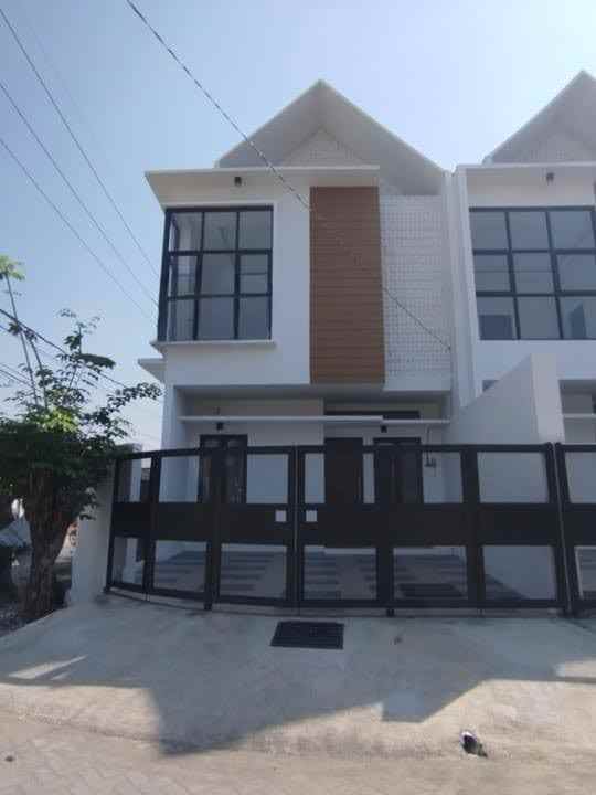 dijual rumah darmo