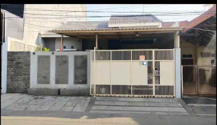 dijual rumah darmo baru surabaya