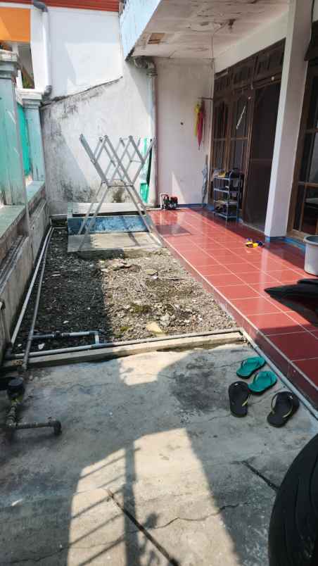 dijual rumah darmo permai timur