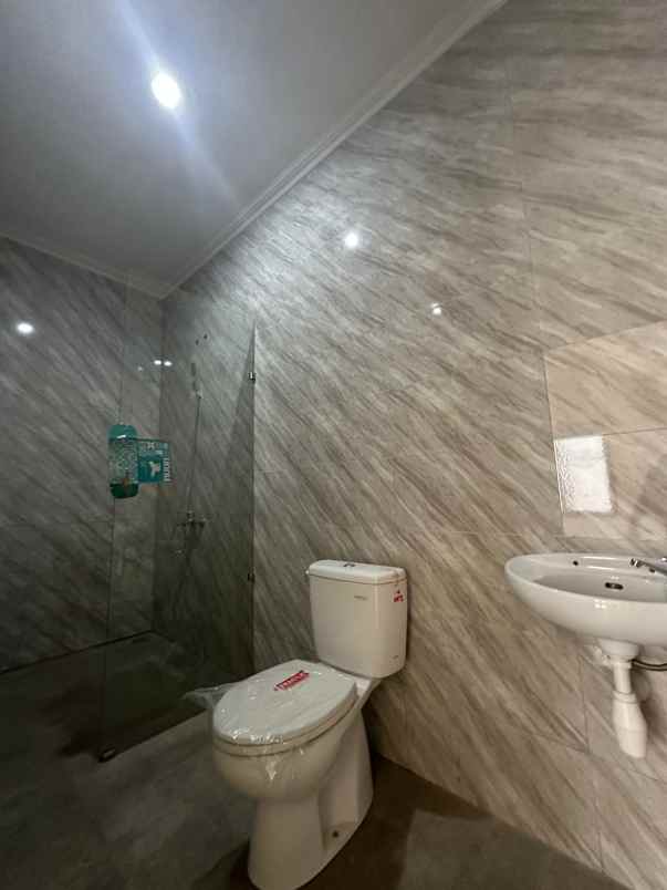 dijual rumah darmo permai timur surabaya