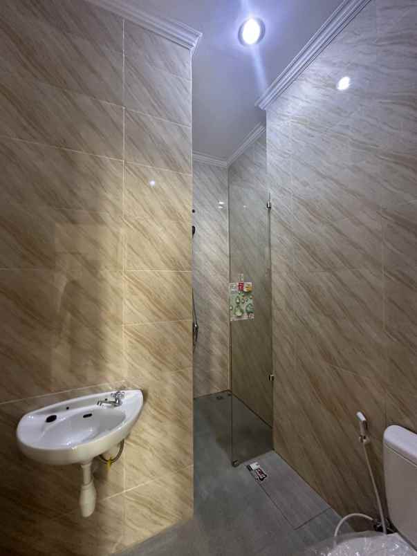 dijual rumah darmo permai timur surabaya