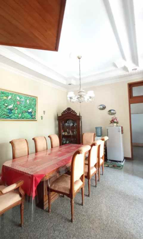 dijual rumah dekat stadion manahan solo