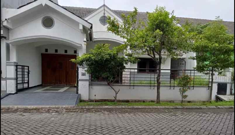 dijual rumah deltasari baru waru sidoarjo