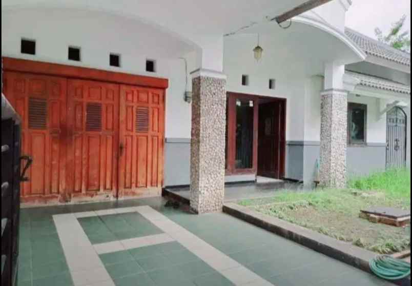 dijual rumah deltasari baru waru sidoarjo