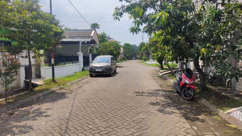 dijual rumah deltasari baru waru sidoarjo