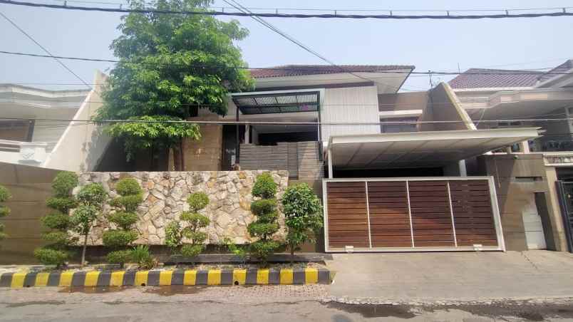 dijual rumah dharmahusada indah