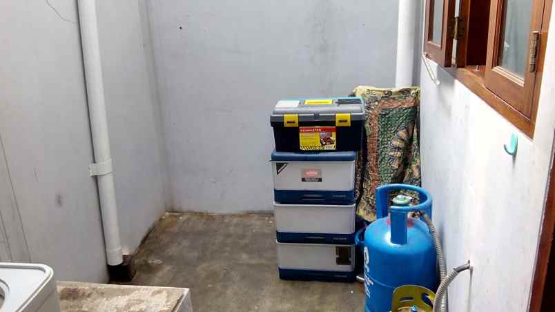 dijual rumah di dalam cluster puri