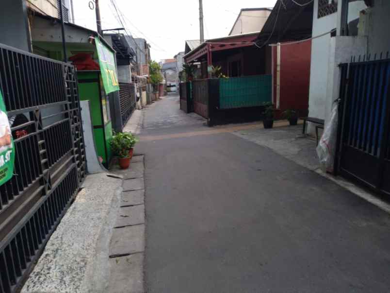 dijual rumah di jatijajar simpangan depok