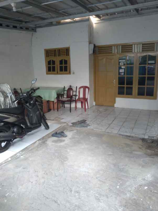 dijual rumah di jatijajar simpangan depok