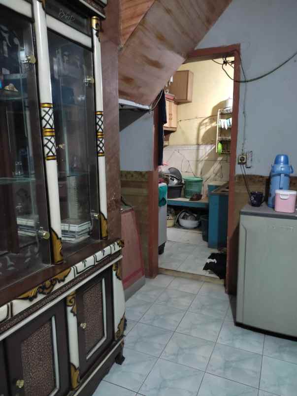 dijual rumah di jln cidamar gunung batu