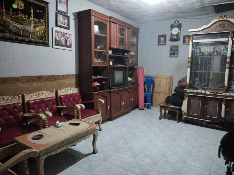 dijual rumah di jln cidamar gunung batu