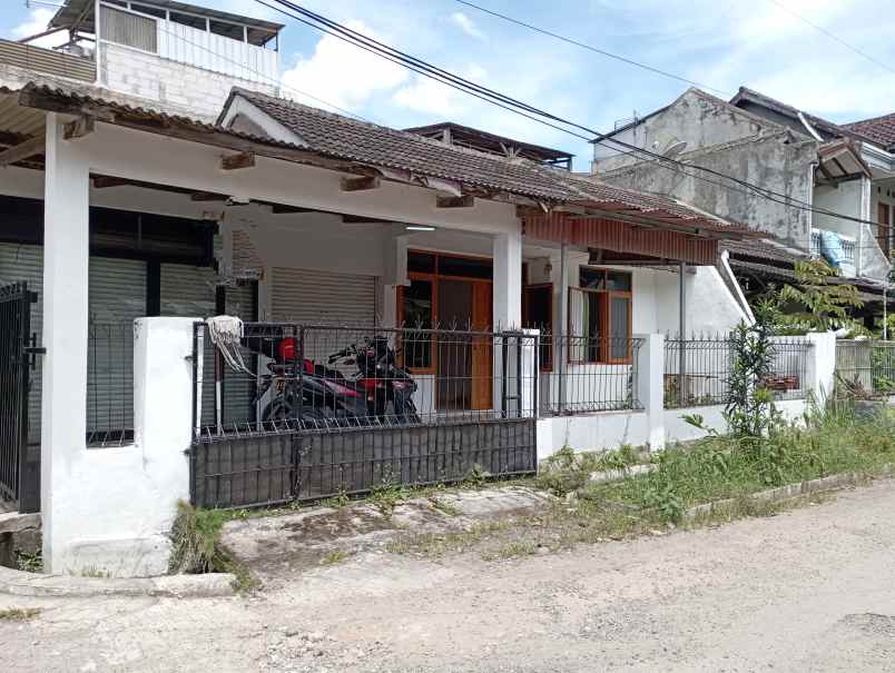 dijual rumah di margahayu kencana bandung