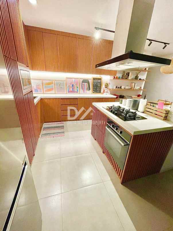 dijual rumah di ozone residence jaksel