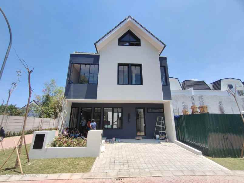 dijual rumah dian istana