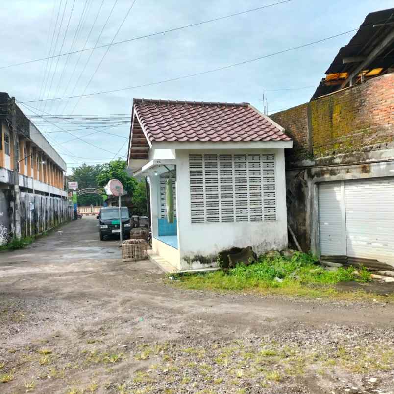 dijual rumah dijual tanah di jl wates