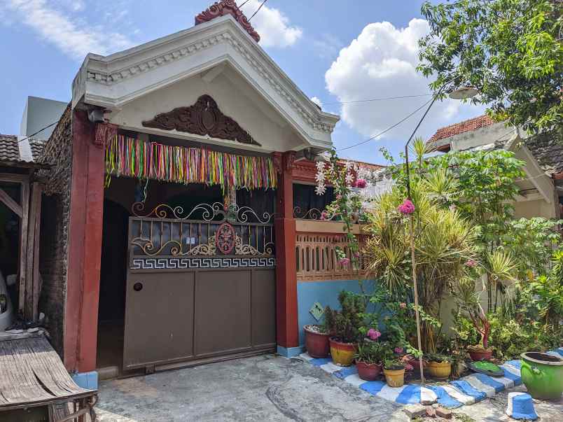 dijual rumah driyorejo