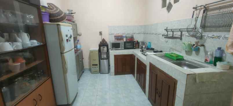 dijual rumah elkk329