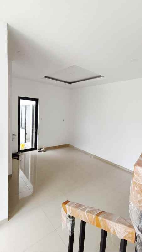 dijual rumah gading pantai