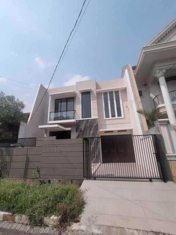 dijual rumah galaxy bumi permai araya