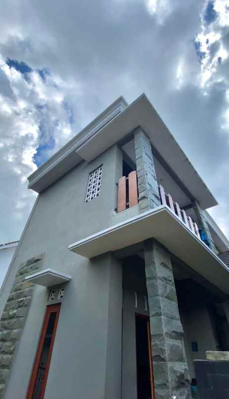 dijual rumah gentingan rt 01 rw 05