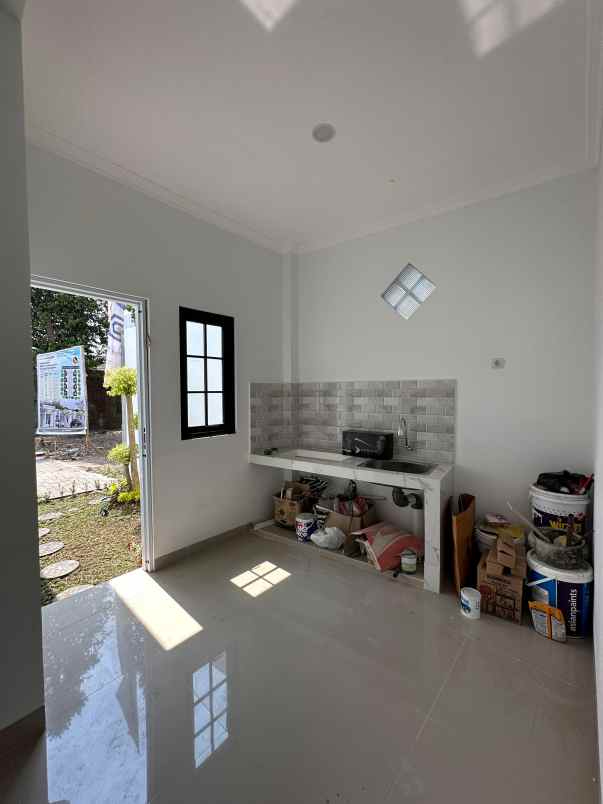 dijual rumah godean km 7